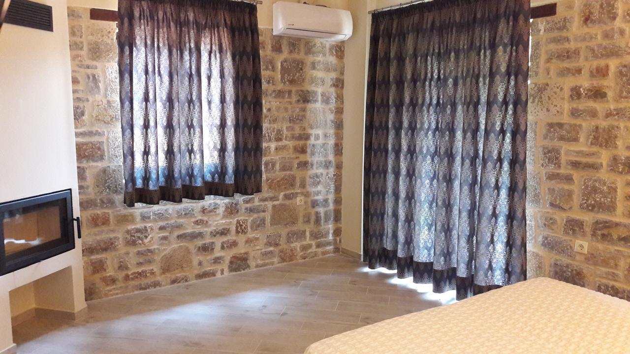 Apollonion Hotel Andrítsaina Buitenkant foto